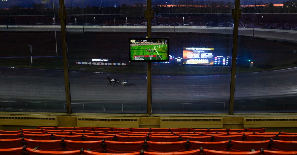 Hochul Moves to Protect Horseracing From Casino’s Tax Fight